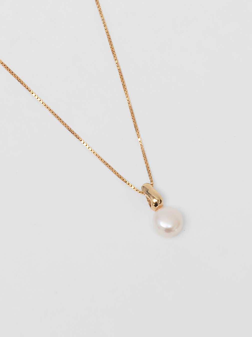 Emmy Necklace in Gold