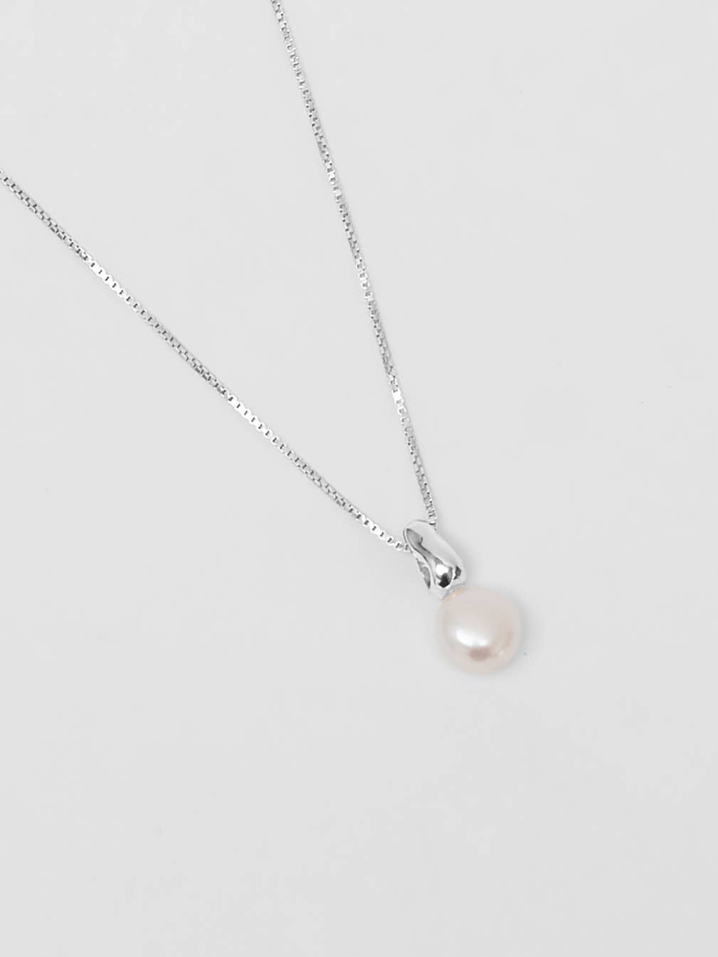 Emmy Necklace in Sterling Silver