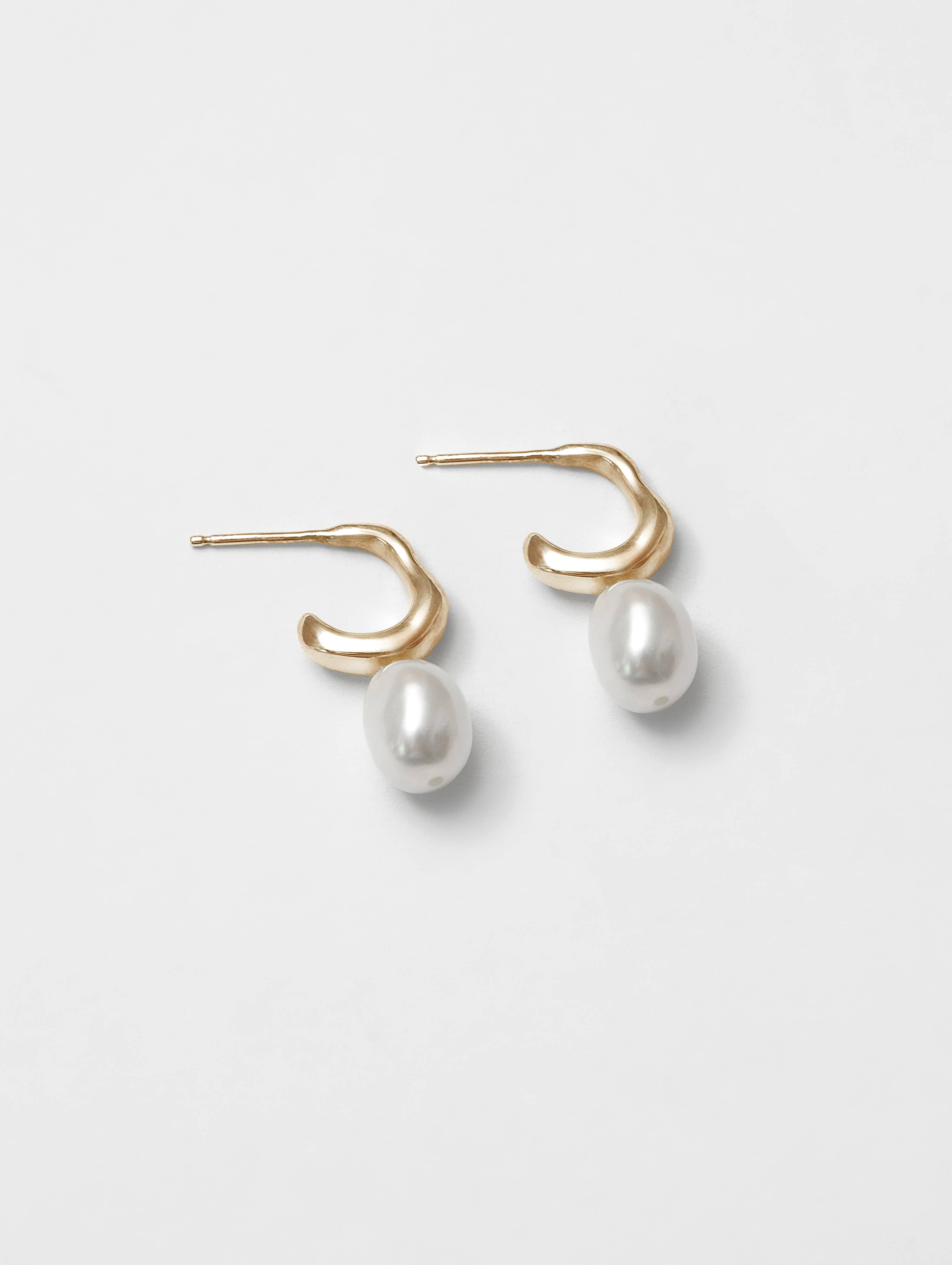 Emmy Earrings in Gold