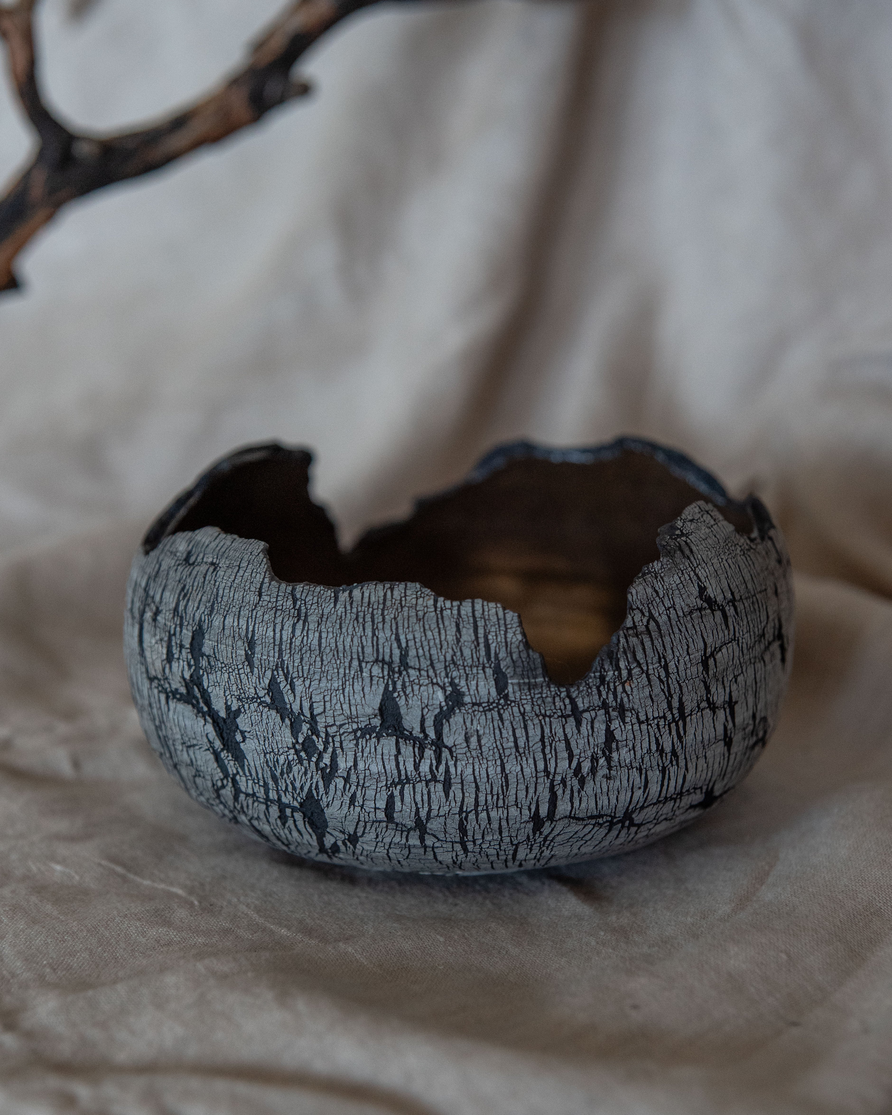 Distressed Onyx Form