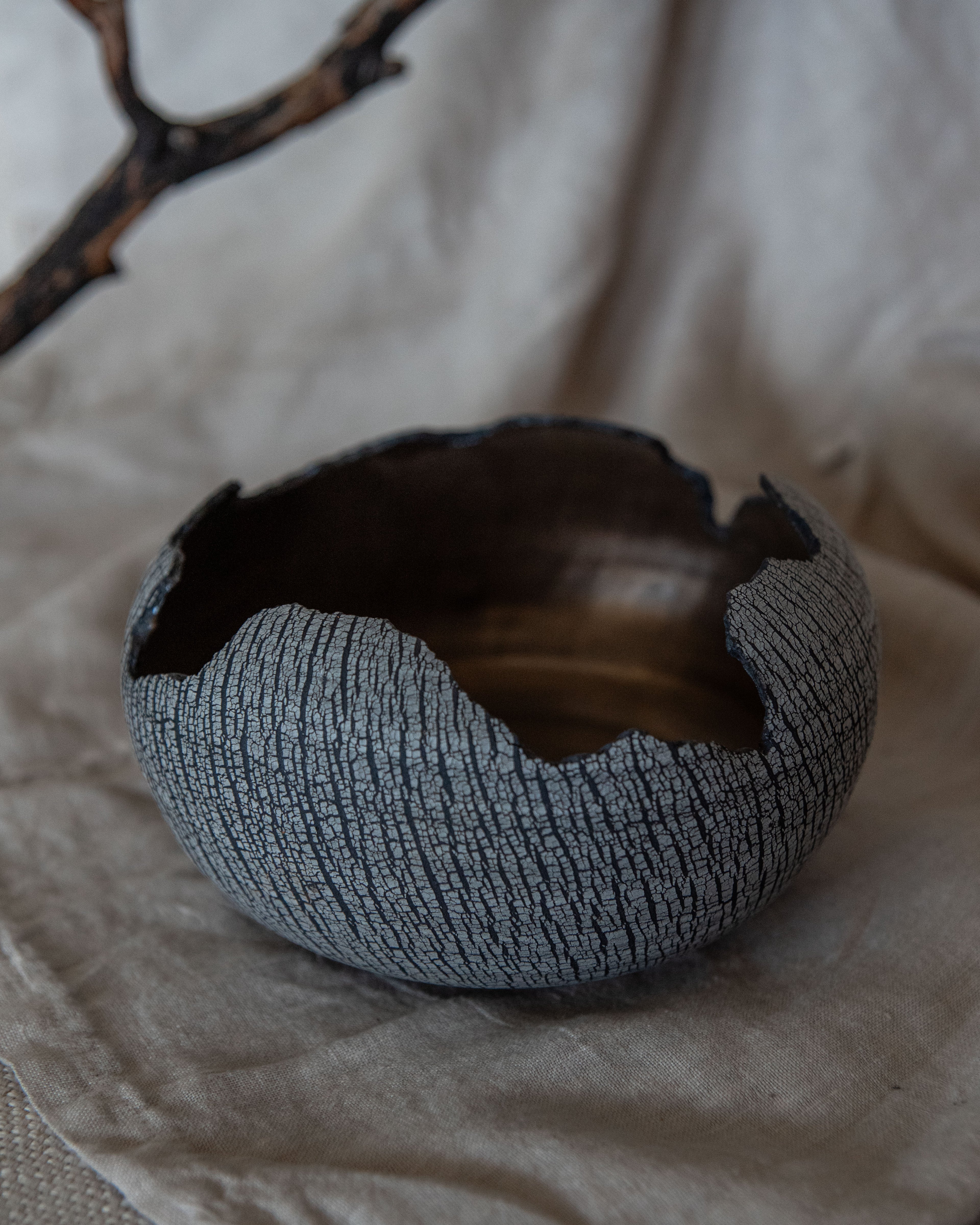 Distressed Onyx Form